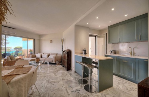 Cannes Appartement | 3 pièces, terrasse vue mer et parking A2B232