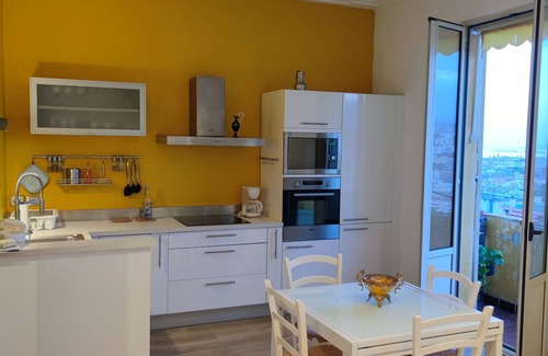 Saint-Roch Appartement | 3 pieces dans maison de ville - box - vue panoramique - jardin