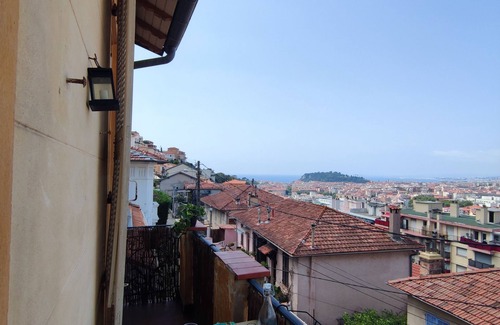 Saint-Roch Appartement | 3 pieces dans maison de ville - box - vue panoramique - jardin