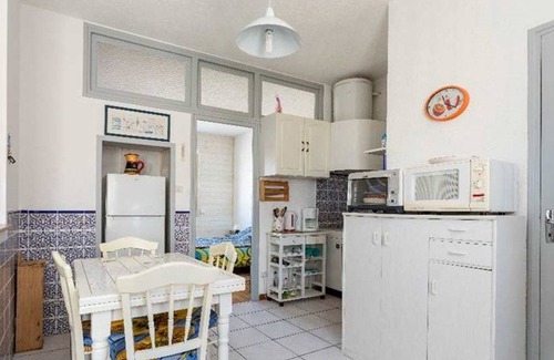 Marseillan Plage Appartement | Appartement 3 pièces climatisé au 1er étage, près du marché à Marseillan-Plage