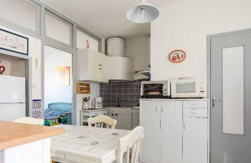 Marseillan Plage Appartement | Appartement 3 pièces climatisé au 1er étage, près du marché à Marseillan-Plage