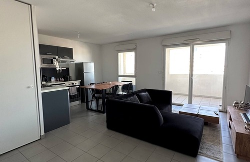 Euromed - La Joliette Appartement | Appart 3 pièces dans résidence sécurisée terrasse vue mer + parking. Métro à 50m