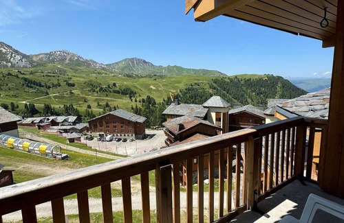 Belle Plagne Appartement | Appartement 3P, piscine chauffée, animaux admis, pieds des pistes