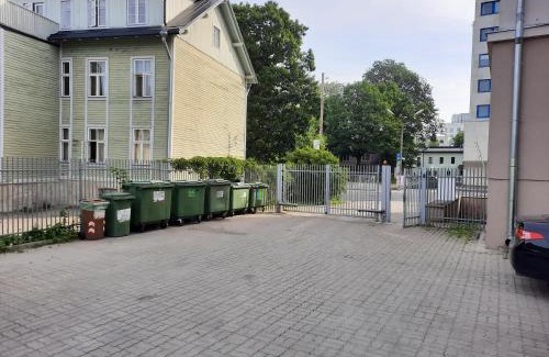 Tatari Appartement | 3 room central apartmend 90m2 parking for one car fifth floor and the building does not have an elevator