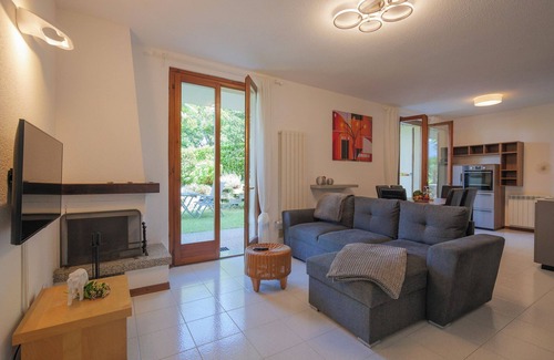Castello Maison | 3-room corner house with garden, terrace and balcony in a well-kept residence with pool