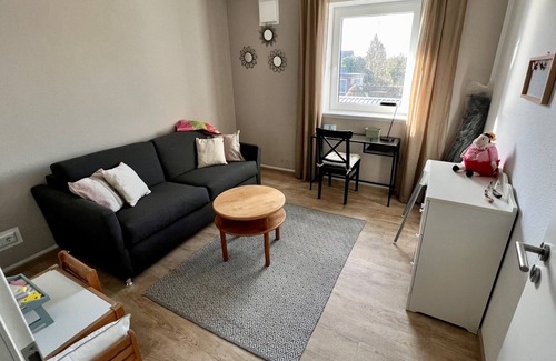 Leer Appartement | 3-room, kitchen + 2 bathrooms " modern apartment "LeerZeit"