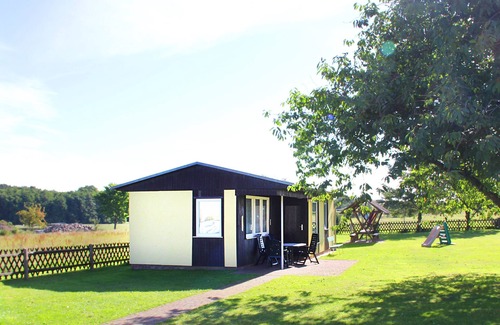 Hohen Niendorf Appartement | 3-room summer bungalow Kirschtraum (40m², max 5 persons) - Kleinis Ferienhof Hohen Niendorf bei