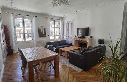 Saint-Louis Appartement | 3 ROOMS 4*, IN THE HEART OF THE HISTORIC DISTRICT OF VERSAILLES