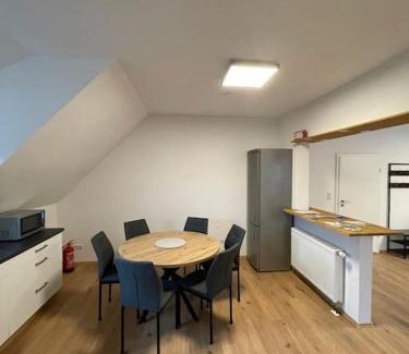 Hagenburg Appartement | 3 Schlafzimmer l Südbalkon l Waldrand l Saniert