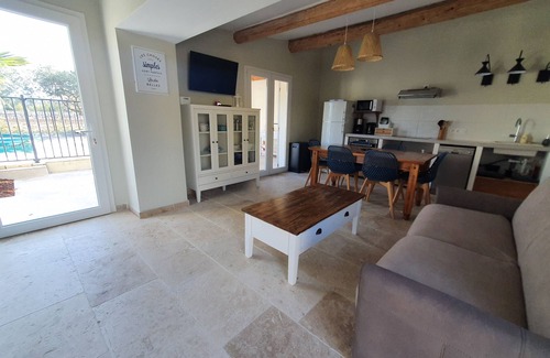 Mazan Villa | Gîte individuel 3* au bord des vignes avec piscine privative