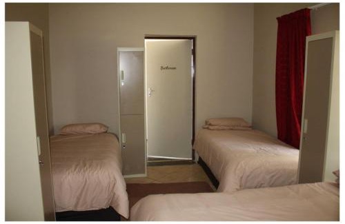 Lephalale Maison | 3 Single bedroom in farmhouse in Limpopo Province