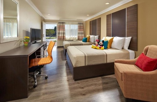 Anaheim Resort Hôtel | 3 Spacious Units – Near Knott’s Berry Farm, Disneyland, & Top Attractions!