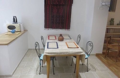 Castellane Appartement | Meublé 3 étoiles tout confort, récemment rénové , centre historique calme