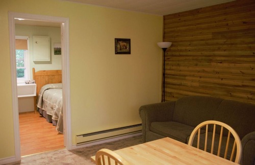 Murray Harbour Cottage | Kozy Coin -1 Chambre Cottage Forest & Cottages Ruisseau