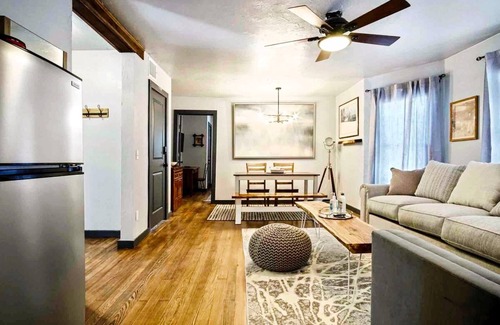 Central Oklahoma City Appartement | 3-story 6-bedroom 4 Bathrooms 3min-asian Dist