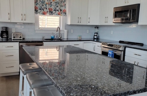 Ocean Beach Maison | 3 Yrs Young HOME & Heated Salt Water POOL - equally convenient to Ocean or Bay!