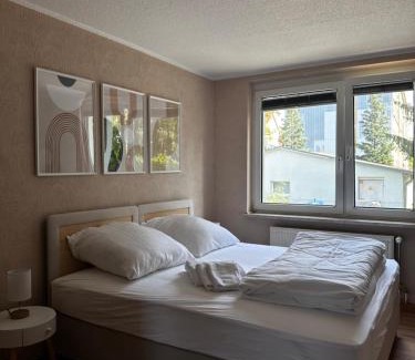Hennickendorf Appartement | 3-Zimmer Ferienunterkunft inkl Parkplatz und Balkon, mit Nähe zum See