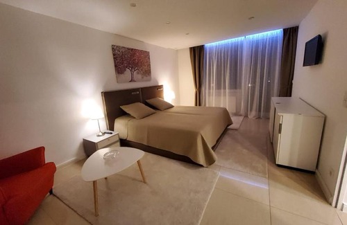 Golzheim Appartement | 3 Zimmer Wohnung - Keine Party Wohnung ! 6 Personen