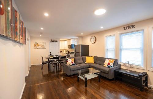 Meeting House Hill Appartement | 30-1 - 4BR Boston - Cozy Apt near Geneva Cliffs
