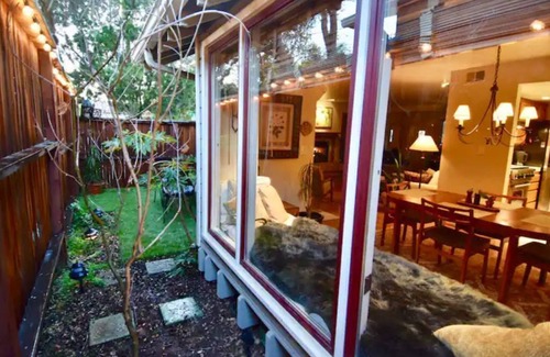Oak Park Maison | 30 day minimum: Beautiful Upper West Townhome