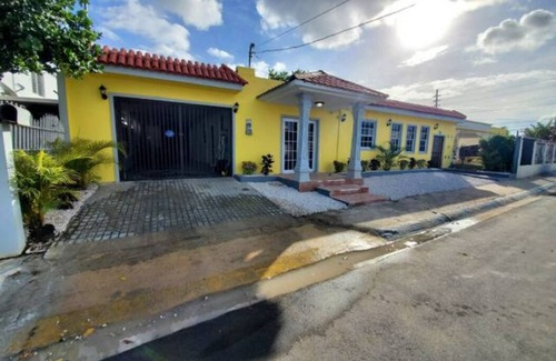 Palmas Maison | 30 Day Minimum-Charming 2 BR-5 Beds -Sleep 10 UNIT 1