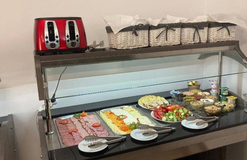 Gura Humorului Lit Et Petit-Déjeuner | 30 m² Chambre d'hôtes ∙ 4 personnes
