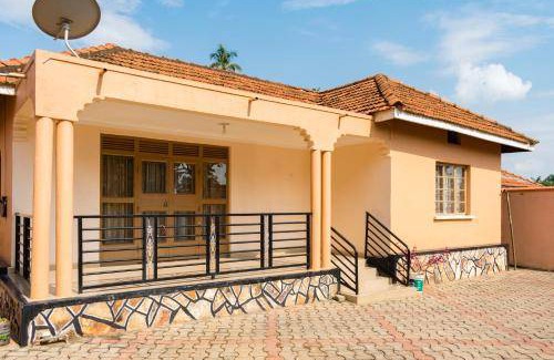 Mbale Hôtel | 30 m² Hôtel ∙ 8 personnes