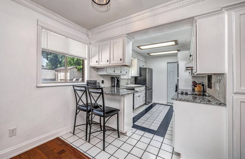 Midwest City Maison | Cozy 5-bedroom house with spacious private backyard and pool