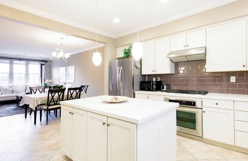 Hayward Copropriété | A 30 minutos de San Francisco, excelente ubicación en el área de Mid of Bay, ideal para familias