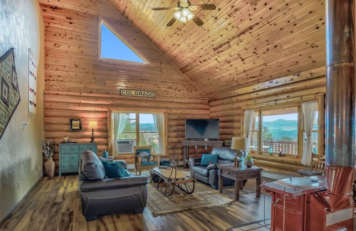 Sedalia Maison | 3000 Sq. Ft. Cabin Near Woodland Park CO With Game Room On 6 Acres.