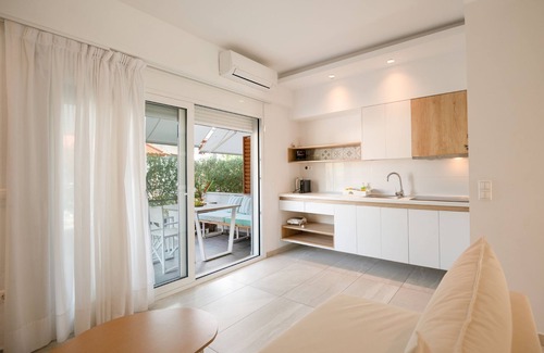 Olympiada Appartement | 300m from Olympiada Beach with a shared pool