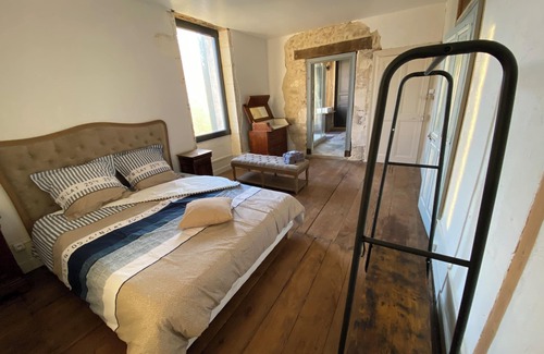 Chapdeuil Lit Et Petit-Déjeuner | Maison de maître 300m2, sérénité absolue à 1h30 de l’océan