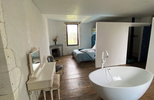 Chapdeuil Lit Et Petit-Déjeuner | Maison de maître 300m2, sérénité absolue à 1h30 de l’océan