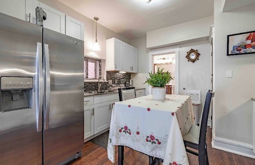 St. Louis Appartement | #301 Best location in the Heart of Dalmar Loop
