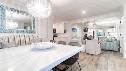 Isle of Palms Maison | 302 Charleston by AvantStay Stunning Private Pool