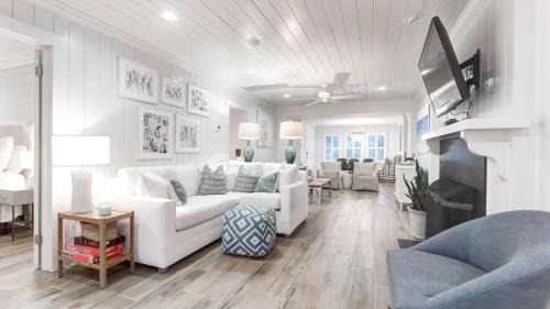 Isle of Palms Maison | 302 Charleston by AvantStay Stunning Private Pool