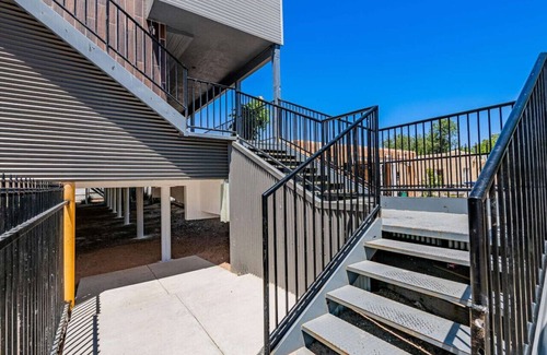 University Heights Appartement | 305 Princeton Suite 7 Overlooking NobHill