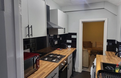 Burslem Appartement | 30m from Alton Towers 2bedroom apartment Family budgetfriendly modern amenities