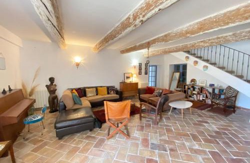 Althen-des-Paluds Maison | 30m2 suite in 18th-century Provencal farmhouse