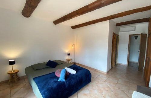 Althen-des-Paluds Maison | 30m2 suite in 18th-century Provencal farmhouse