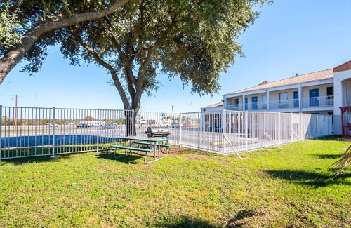 Round Rock Hôtel | 31 m² Hôtel ∙ 127 personnes