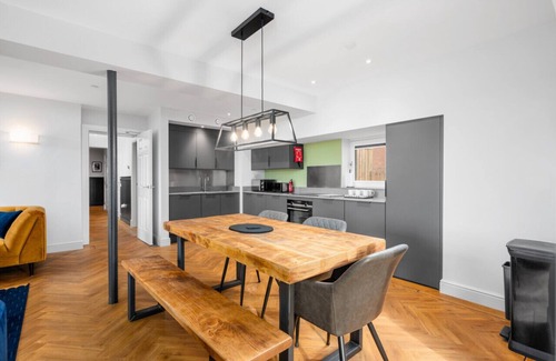 Dunfermline Appartement | 316 Reid's Corner - by StayDunfermline