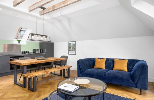 Dunfermline Appartement | 316 Reid's Corner - by StayDunfermline