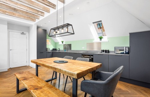 Dunfermline Appartement | 316 Reid's Corner - by StayDunfermline