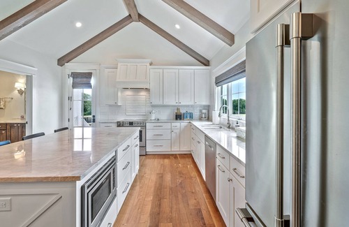Kedron Maison | 32 Acre Farm at Maven Stables ｜Spring Hill