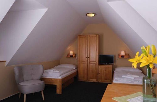 Nove Hute Lit Et Petit-Déjeuner | 32 m² Chambre d'hôtes ∙ 4 personnes