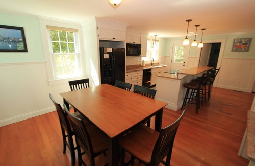 Sagamore Beach Maison | 321 Williston Rd - SD2610