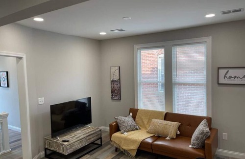 Merion Village Appartement | Modern Chic in German Village & Merion Village Area