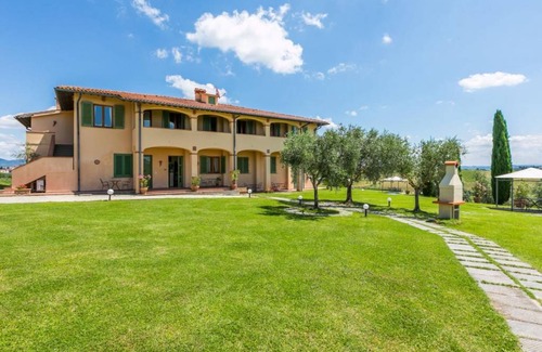 Cerreto Guidi Maison | 330 m² Longère ∙ 5 chambres ∙ 22 personnes
