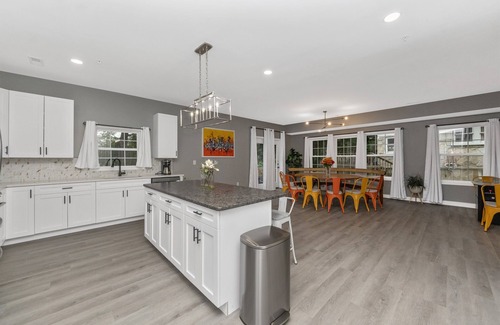 Lansdowne Maison | 332/338 judysplaces in Lansdowne, 2 houses combo